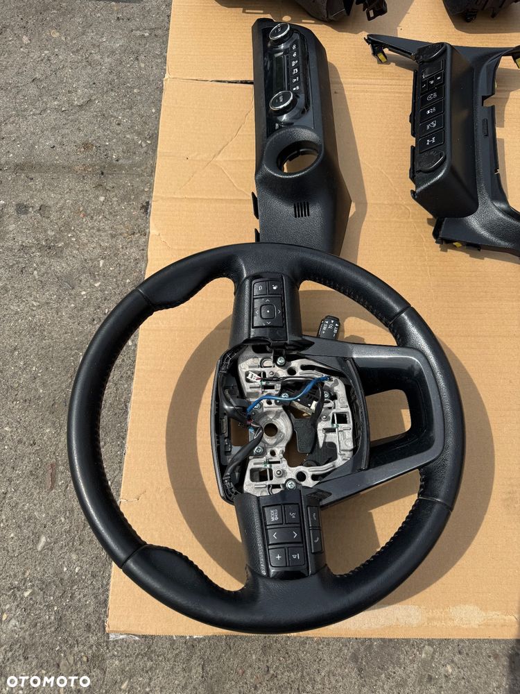 TOYOTA HILUX  a 8 VIII  LIFT CZĘŚCI kierownica z tempomatem wszystkie   2015- Radio    1300zl / 86140-OK620 138000-6050H101 BQ800962 FT0078A 10R-04  Moduł nawigacj 400zl / QNG-BE2808  6434C-BE2808  TA-2014 202-SMB033   Sterownik moduł napędu 300zl  89533-71092 363811-12720   Moduł kamera radar asystent 300zl  MFC430TA 8646C-OKO20   62A669-000 89990-0K081  -300zł   88650-0K560 MA277400-6930  -200zł   Sensor radar distronic acc 1400zl  88210-OKO50  Moduł zamka centralnego 150zl  89740-OKO40 61B921-000  MODUL STEROWNIK START STOP -400zl  8926A-OKO10 219002-3230   89784-F4020 200zl  POMBA ABS  700zl  116040-48230 89541-71810  MODUŁ STOP AND START 600zl  89260-0K062 219001-4640   STEROWNIK MODUL WTRYSKU ENGINE CONTROL 3400 zł   89666-0KW12 SZ276100-5300   MODUŁ POZIOMOWANIA REFLEKTORÓW 200zł  89960-71050 35600-70567 88QkX375957   Gateway 250zl  89100-71010 5012-9894   Przepływomierz 2.4 -100zl 22204-30030 197500-0030   081-0H86 -200zl   Wentylator 400 184721 B453771   Rezystor wentylatora silnika dmuchawy 350  499300-2250    89960-71050 35600-70567  88QKX375957    Obudowa panel ramka radia 200zl 55420-kk140  Moduł bezpieczników skrzynka zestaw startowy zestaw do odpalenia hilux 8 2.4  89221-0K011 82730-OK520   Licznik zegary 83800-FD290-B 800  Przełącznik zespolony taśma zwijak manetka 1117732 -800zl   Przelacznik napędów reduktora M57265 -150zl   sensor air bag 89170-0K841 RA 231000-8551 -1000zl   Zestaw konsola pasy deska rozdzielcza toyota hilux 8 oryginalna 3300zl   Moduł przekaźnik świec żarowych 28551-0E010 150zl   panel klimatyzacji 400 zł 55900-0KB10 6440888a  oslona konsoli 200zl  55407-kk071 55414-kk04   Lewarek zmiany biegów automat 350zł  A004 16AUG18   Pedal hamulca 150zł   ramiona wycieraczek mechanizm wycieraczek 350zl 85110-0K171 AE159300-7070  Nagrzwnica 700zl  87010-0KG90  Lewarek 200 zł   kurtyny prawa lewa L9XN8251623 1L0V62718Q3H  TG11E01001  00589-P1-000194  1500sztuka   55303-KK040 stelaz konsoli 300   55607-kk020 osłona pod konsole 50 zł   55642-KK020 66995-KK020 55618-kk040 66995 -Kk040 55618-KK060 -100zl   Instalacja elektryczna skrzynka bezpieczników cena do dogadania   82169-kk020  82143-KK670 82199-KK561 82138-KK081 82121-KKK51-A  82171-KK141  Ab 111-59ibw2-r 7432472-ab   SZYBKA WYSYŁKA PARAGON FAKTURA MOŻLIWOŚĆ DOSTAWY W TEN SAM DZIEN U CIEBIE POSIADAMY WIELE CZĘŚCI DO TEGO MODELU  I - 9