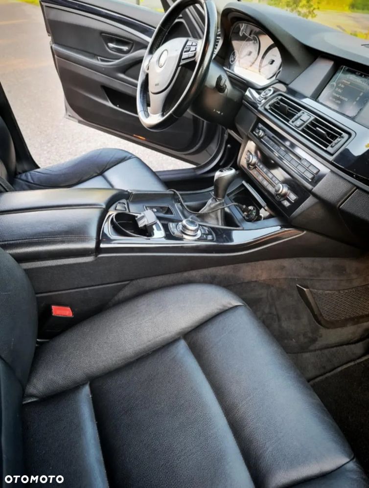 BMW Seria 5 525d - 9