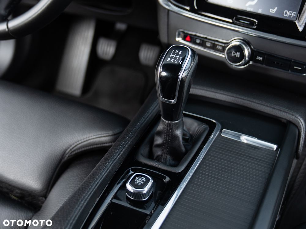 Volvo S90 D3 Momentum - 39