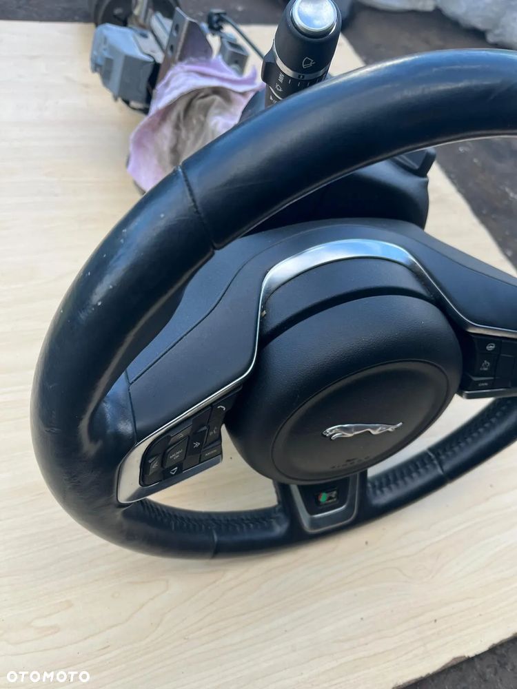 Kierownica wielofunkcyjna Jaguar XE X760 - 7