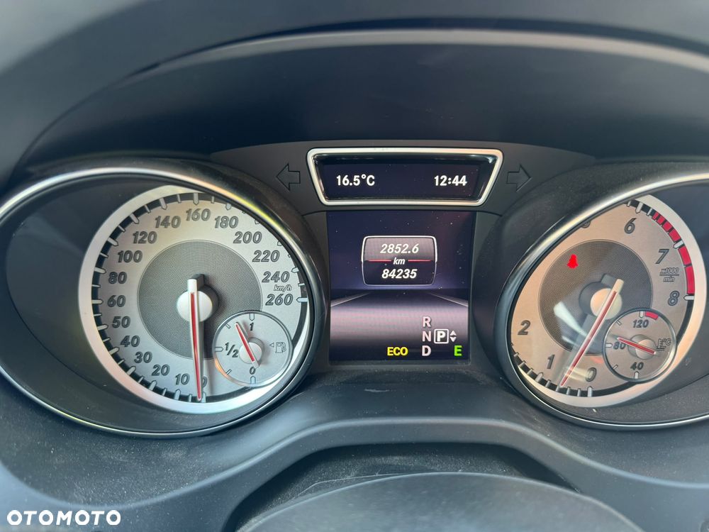 Mercedes-Benz CLA 250 7G-DCT AMG Line - 6