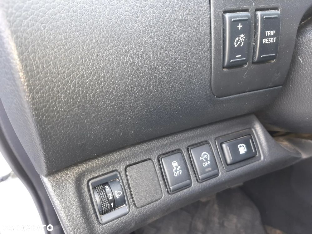 Nissan Navara ver-dc-4x4-eu6-s-s-tekna - 11