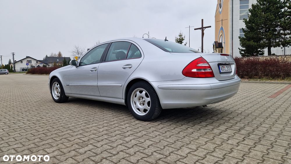 Mercedes-Benz Klasa E 200 Kompressor Automatik Classic - 31