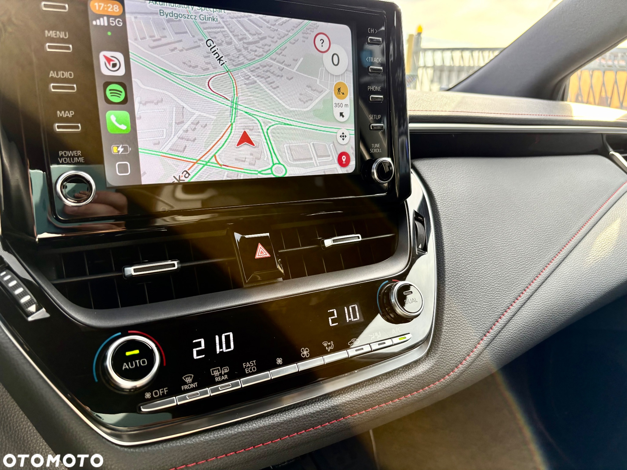Toyota Corolla 2.0 Hybrid Executive - 16
