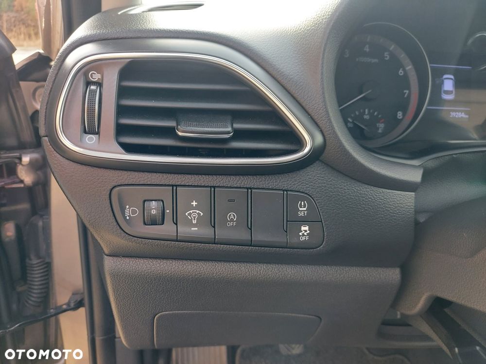 Hyundai i30 1.5 DPI Modern - 19