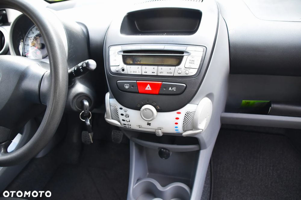 Toyota Aygo Standard - 10