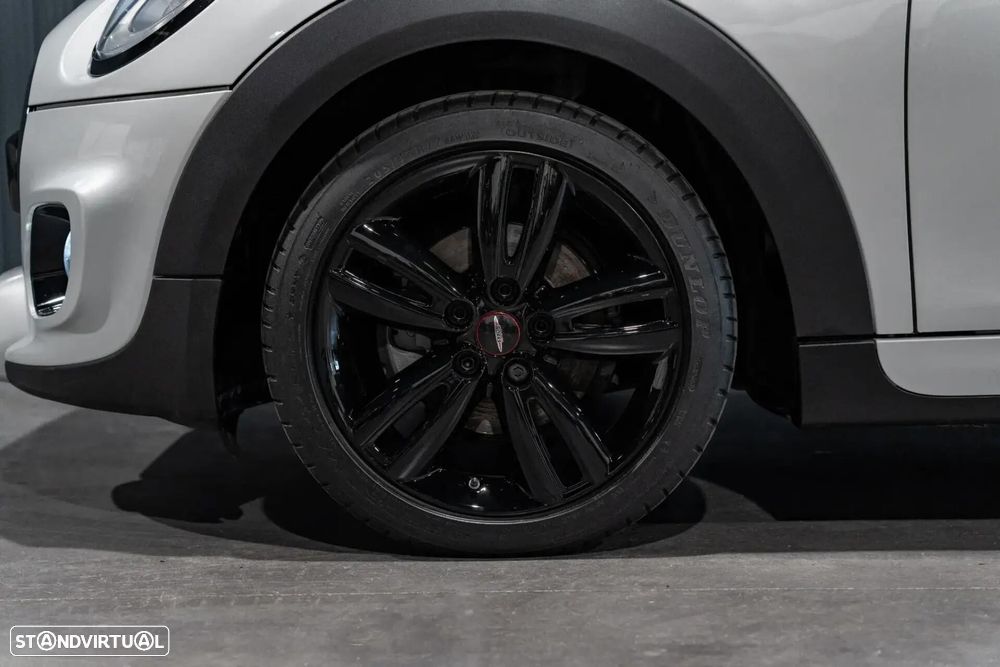 MINI 5 Portas Cooper D Auto - 32