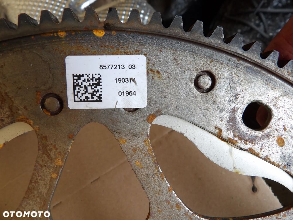 BMW - G01 - B47 D20B - KOŁO ZAMACHOWE - 8577213 - 2