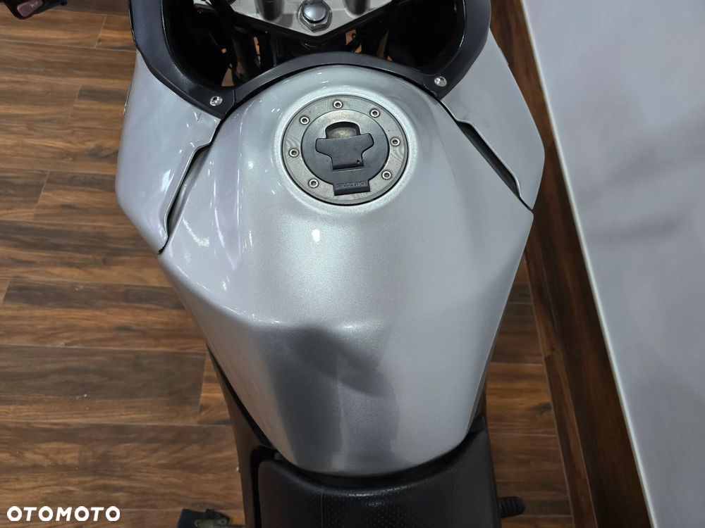 Suzuki DL - 30
