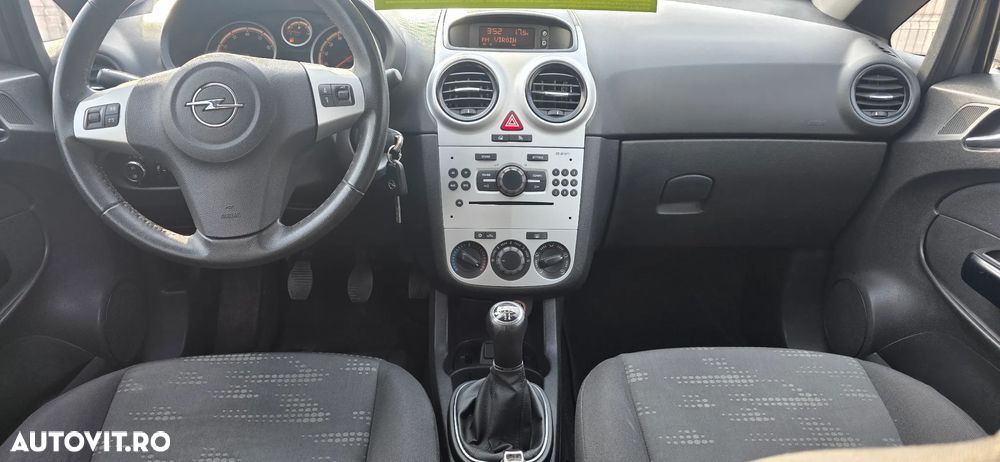 Opel Corsa 1.4 16V Satellite - 3