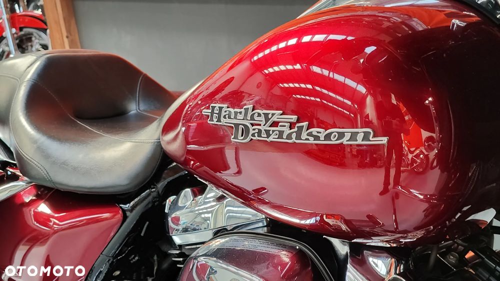 Harley-Davidson Touring Street Glide - 15