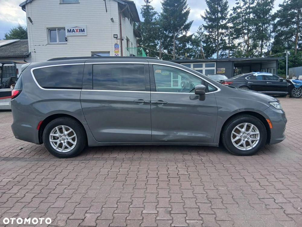 Chrysler Pacifica - 4