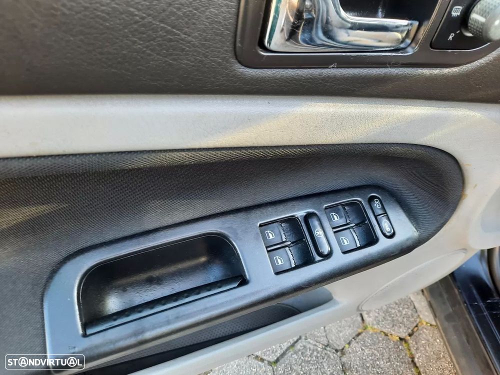 VW Passat Variant 1.9 TDi Confortline - 6