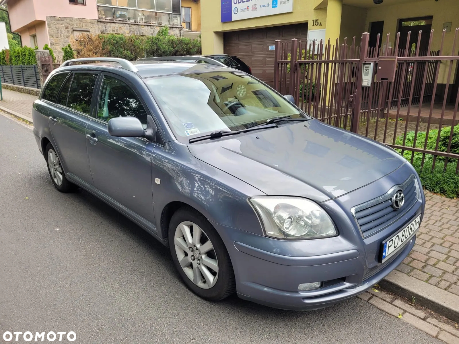 Toyota Avensis 2.0 VVT-i High - 2