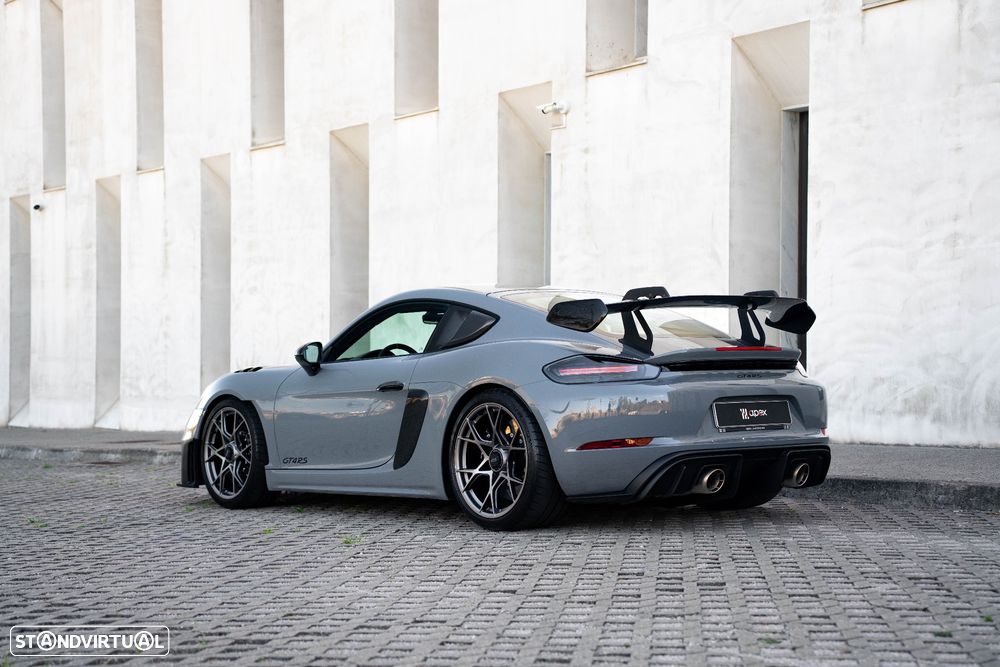 Porsche 718 Cayman GT4 RS - 10