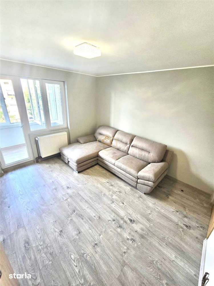 Etaj 3 | Apartament renovat cu 2 camere + garaj | Botizului — fotografia 3