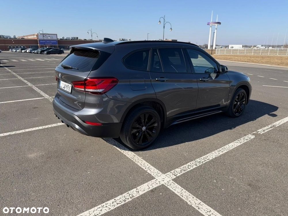 BMW X1 sDrive18i Sport Line - 30