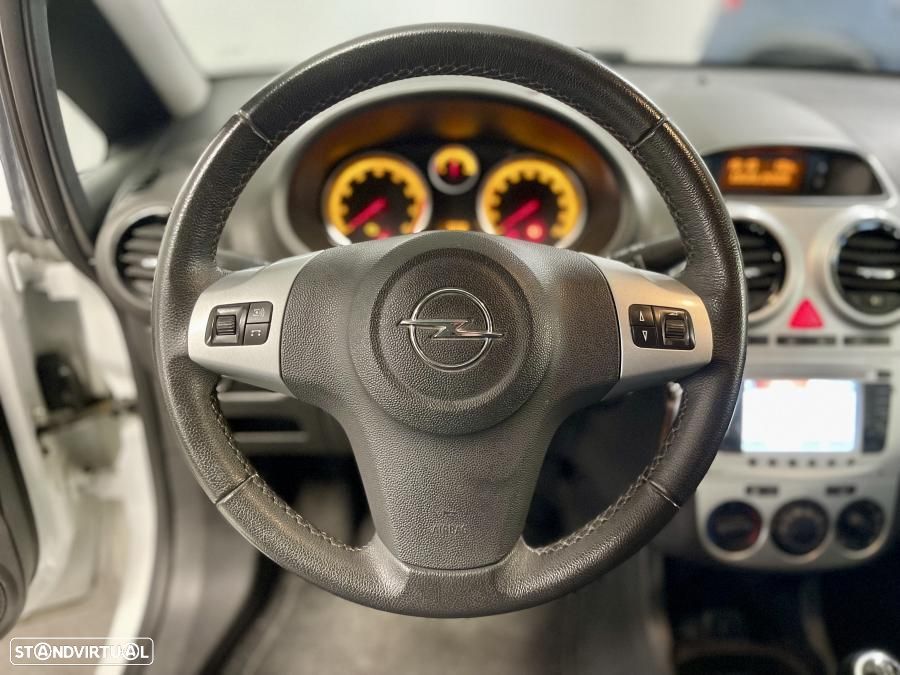 Opel Corsa 1.2 Go! FlexFuel - 9