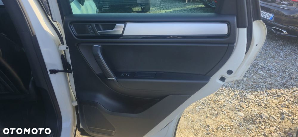 Volkswagen Touareg 3.0 V6 TDI DPF Automatik Individual - 22
