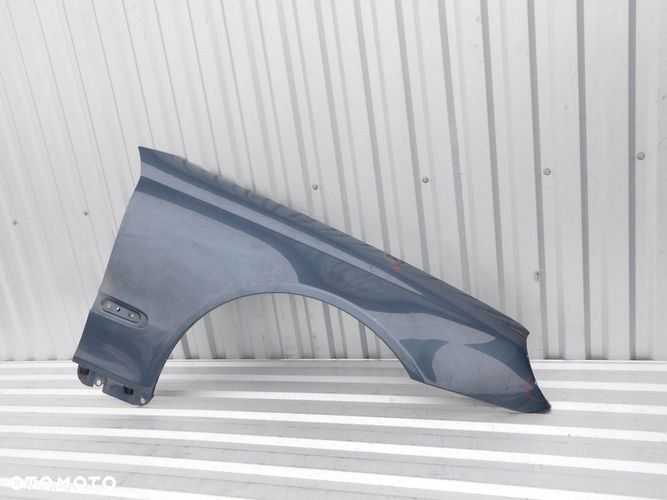 MERCEDES W209 CLK 02- błotnik prawy przedni przód - 1