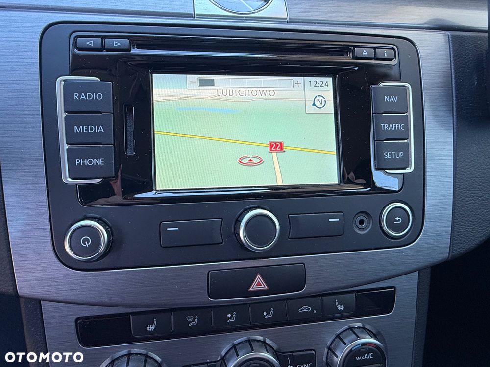 Volkswagen Passat 1.4 TSI BlueMotion Technology Comfortline - 12