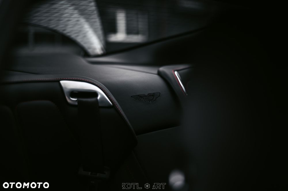 Aston Martin DB9 - 20