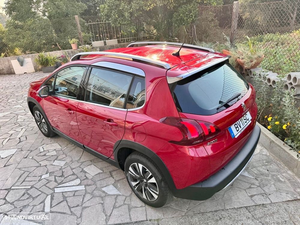 Peugeot 2008 1.2 PureTech Allure - 3