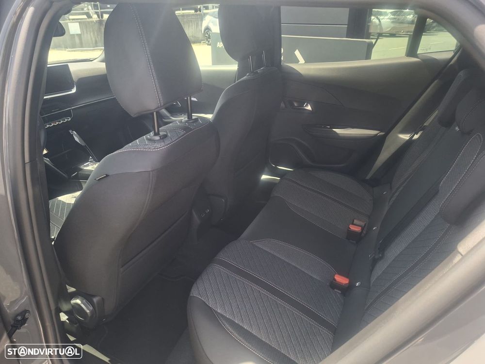 Peugeot 2008 1.2 Hybrid Allure e-DCS6 - 19