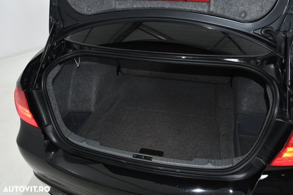 BMW Seria 3 318d - 28