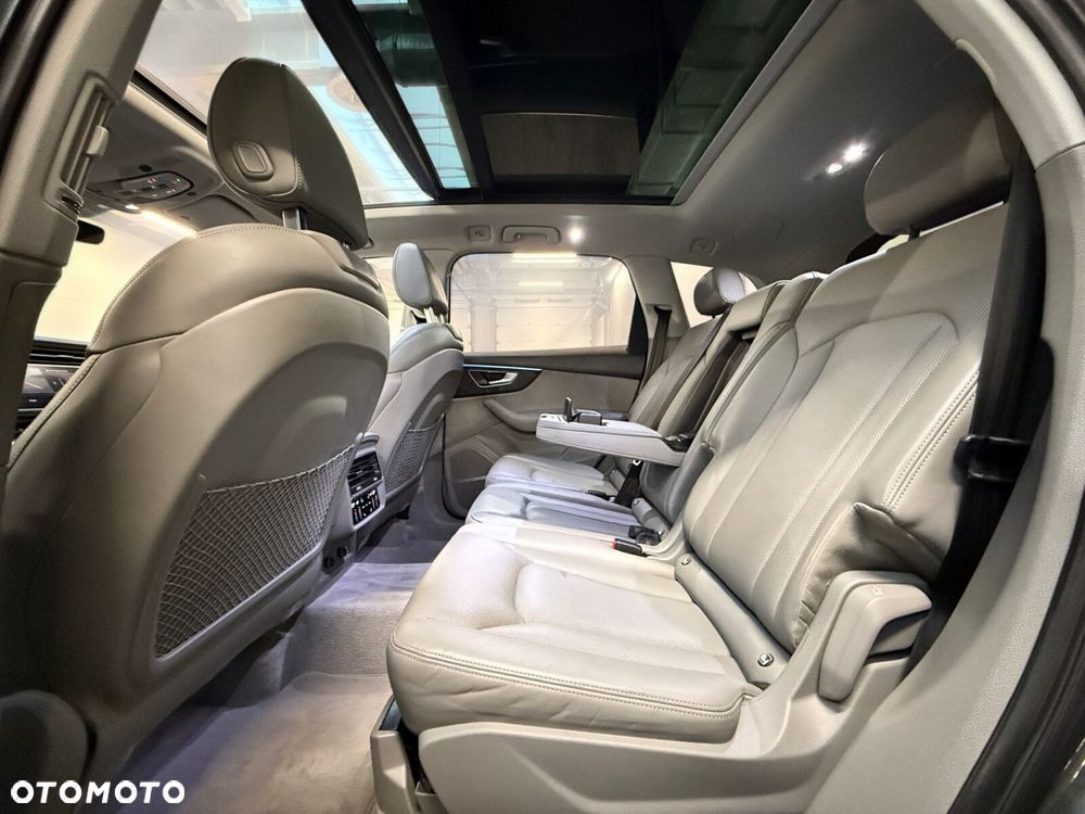 Audi Q7 - 25