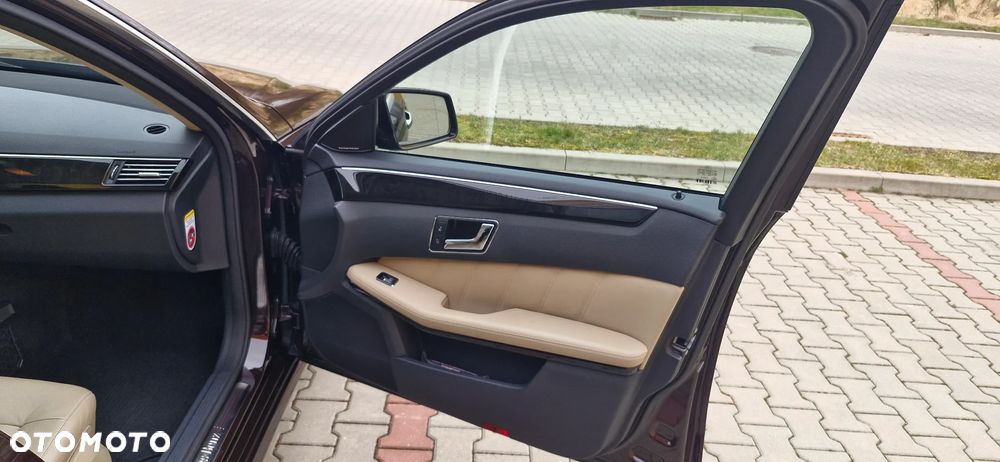 Mercedes-Benz Klasa E 220 CDI Automatik Avantgarde - 26