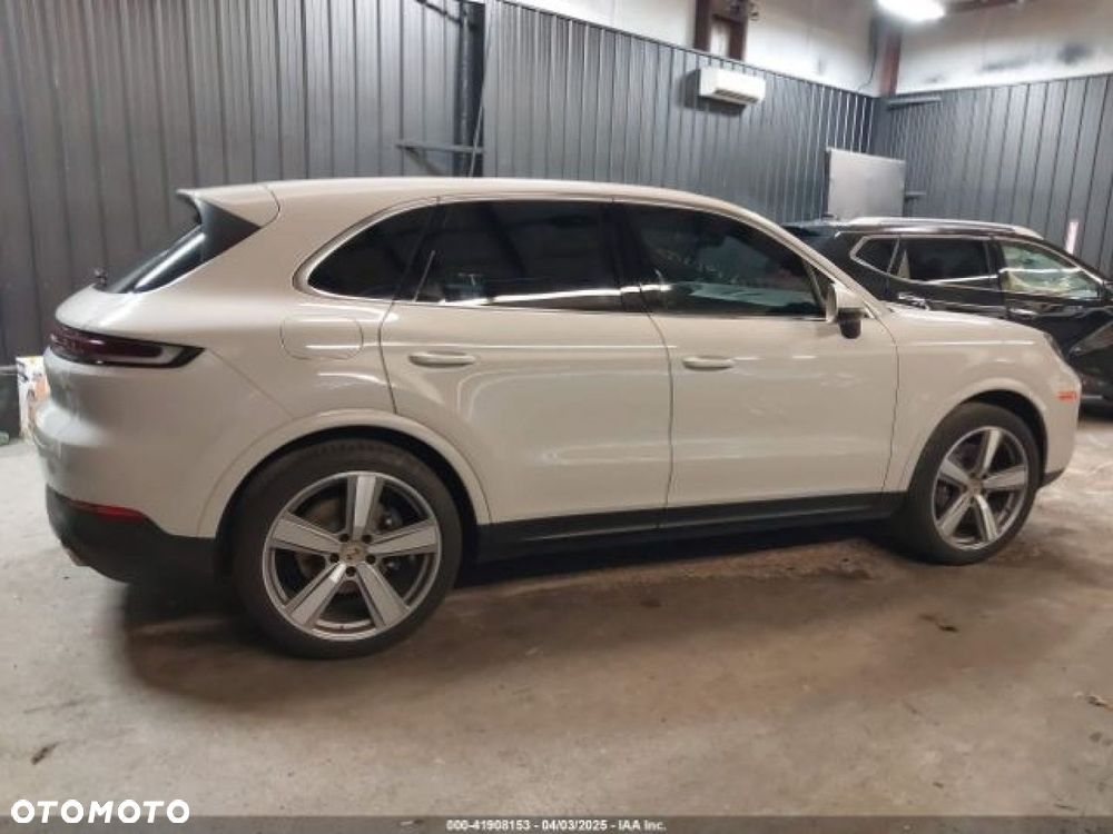 Porsche Cayenne - 4