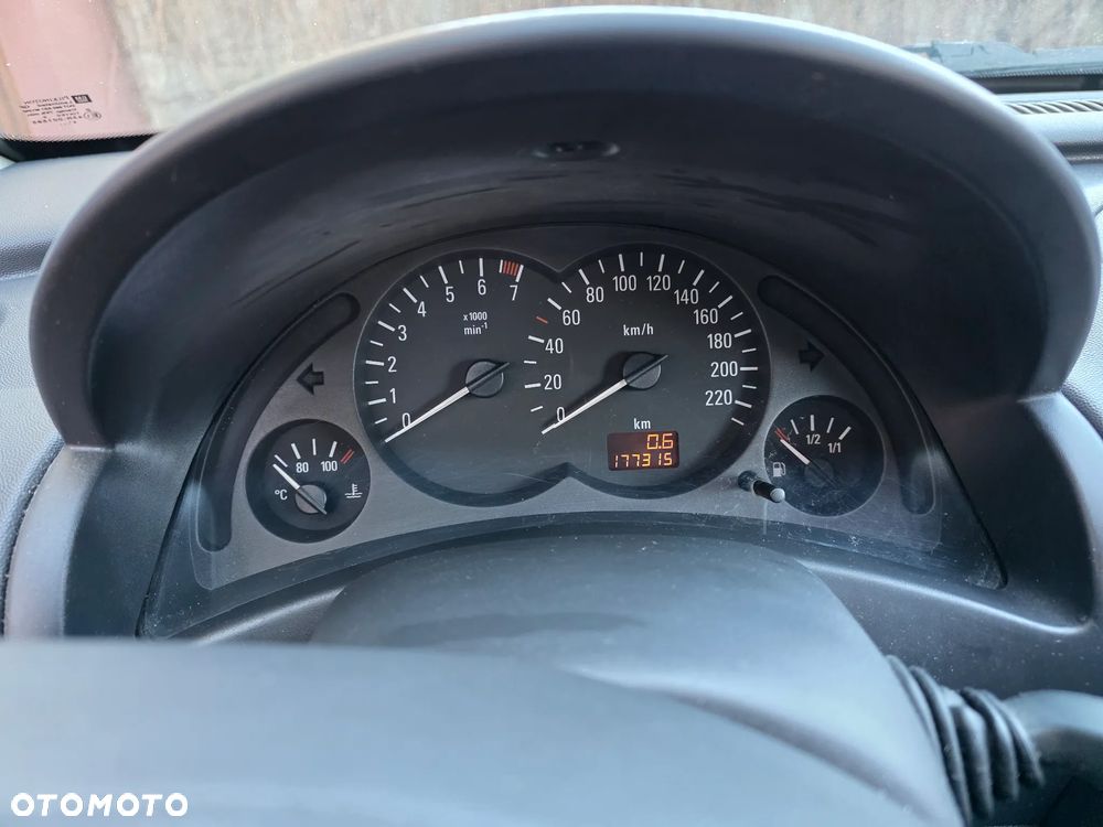 Opel Corsa 1.0 12V Silverline - 2