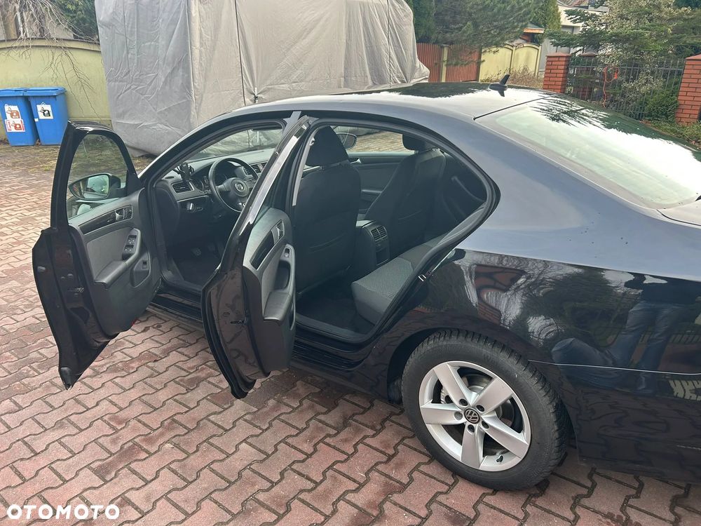 Volkswagen Jetta 1.4 TSI Comfortline - 1