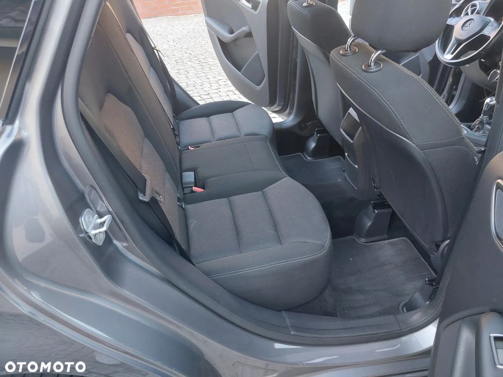 Mercedes-Benz Klasa B 180 CDI (BlueEFFICIENCY) - 24