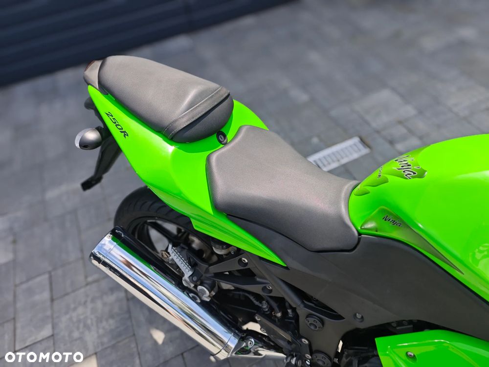 Kawasaki Ninja 250R - 9