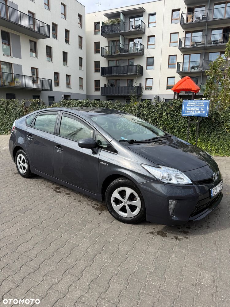 Toyota Prius 1.8 HSD Sol - 14