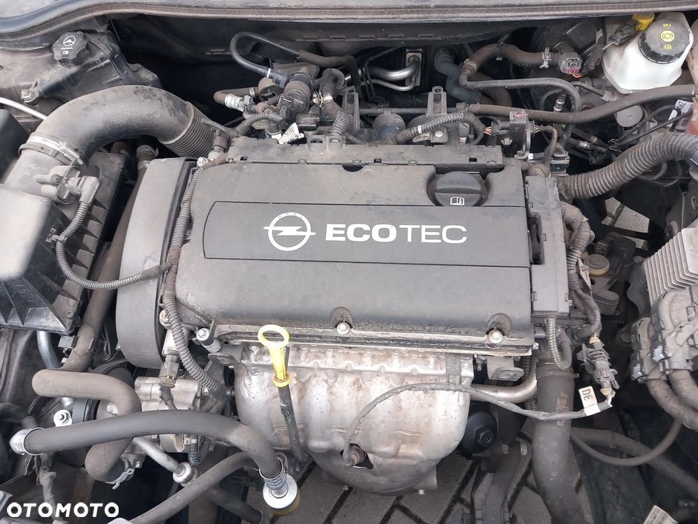Opel Astra ver-iv-1-6-active-eu6 - 6