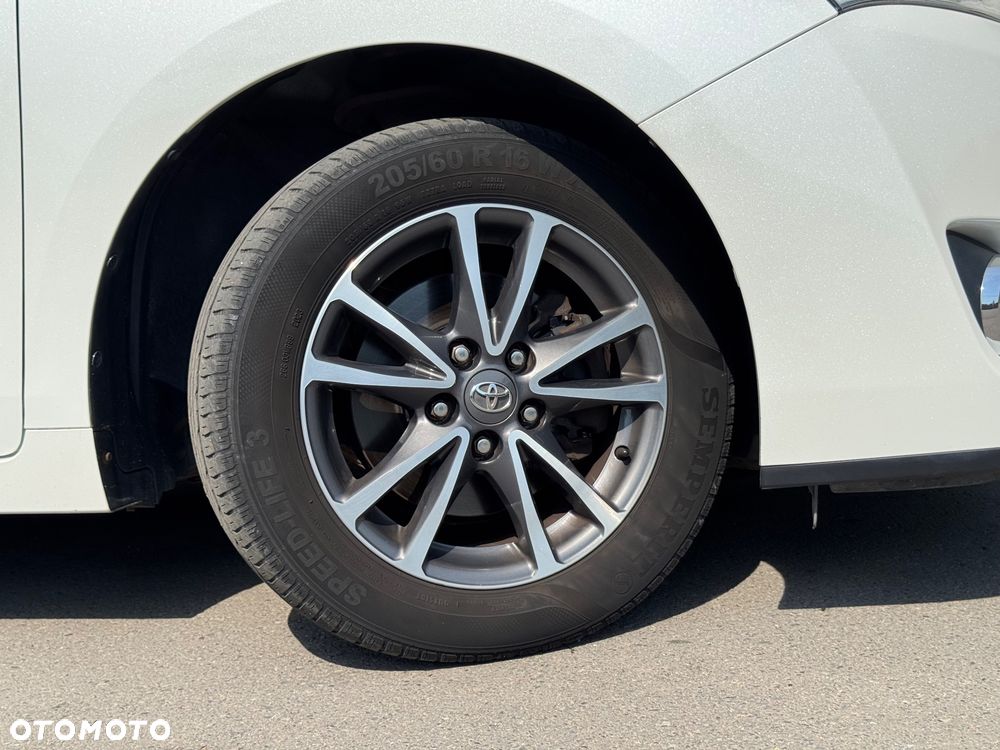 Toyota Verso 2.0 D-4D Prestige - 36