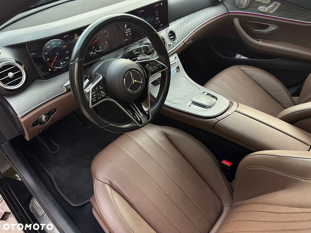 Mercedes-Benz Klasa E 300 9G-TRONIC AMG Line - 6