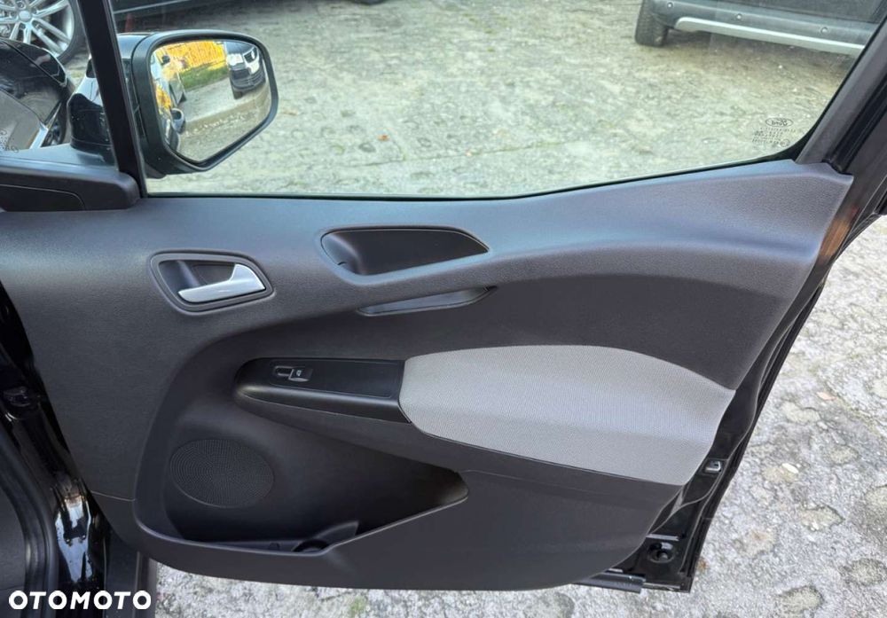 Ford Tourneo Courier - 27