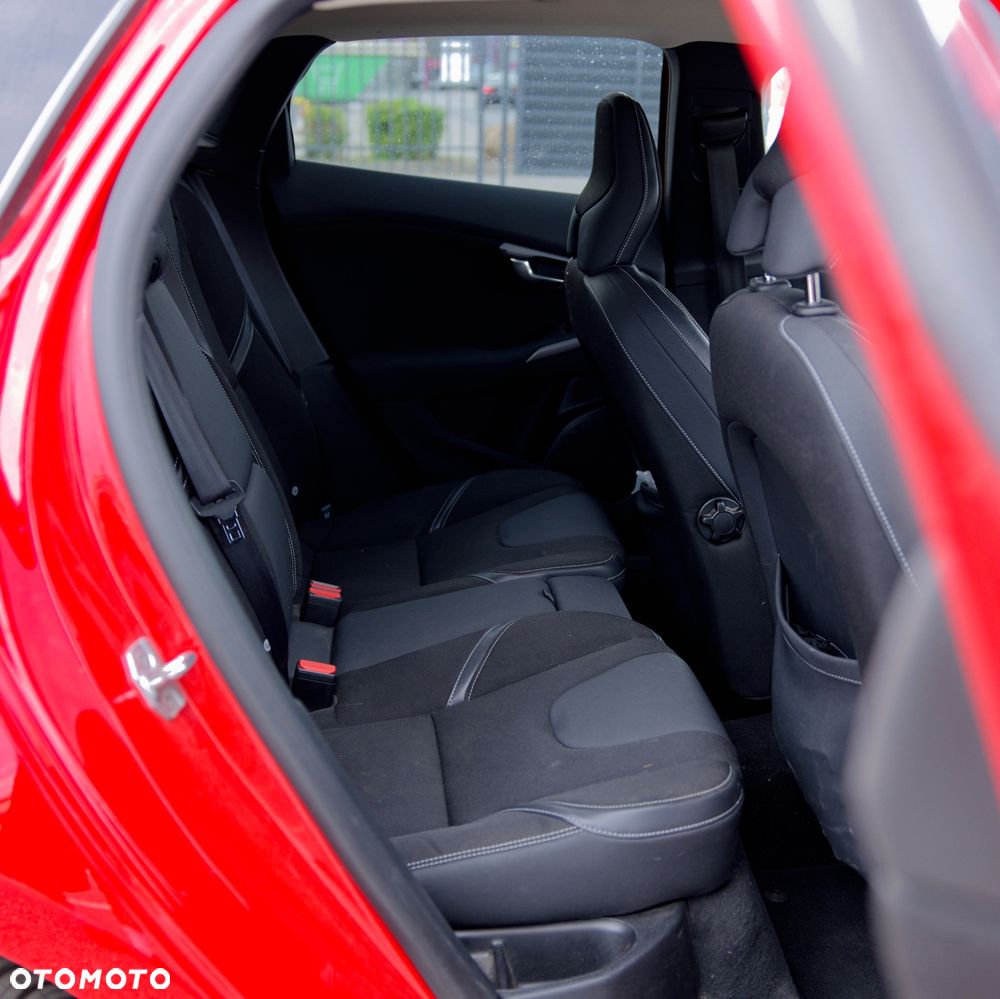 Volvo V40 T4 Kinetic - 32