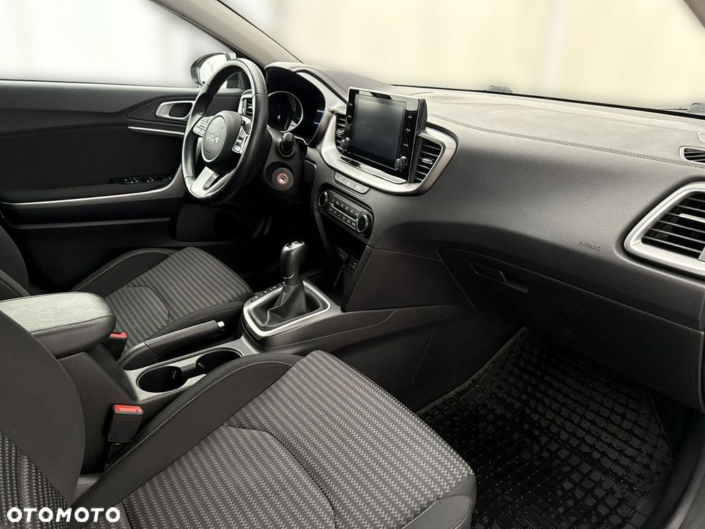 Kia Ceed - 22
