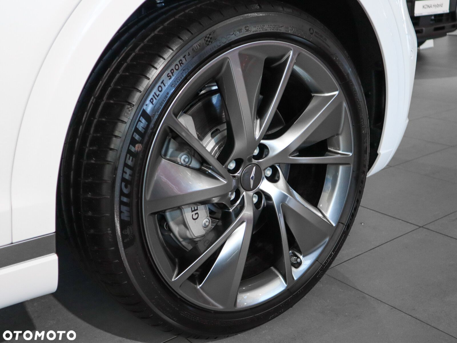 Genesis GV70 2.5T AWD AT8 Luxury Line - 12