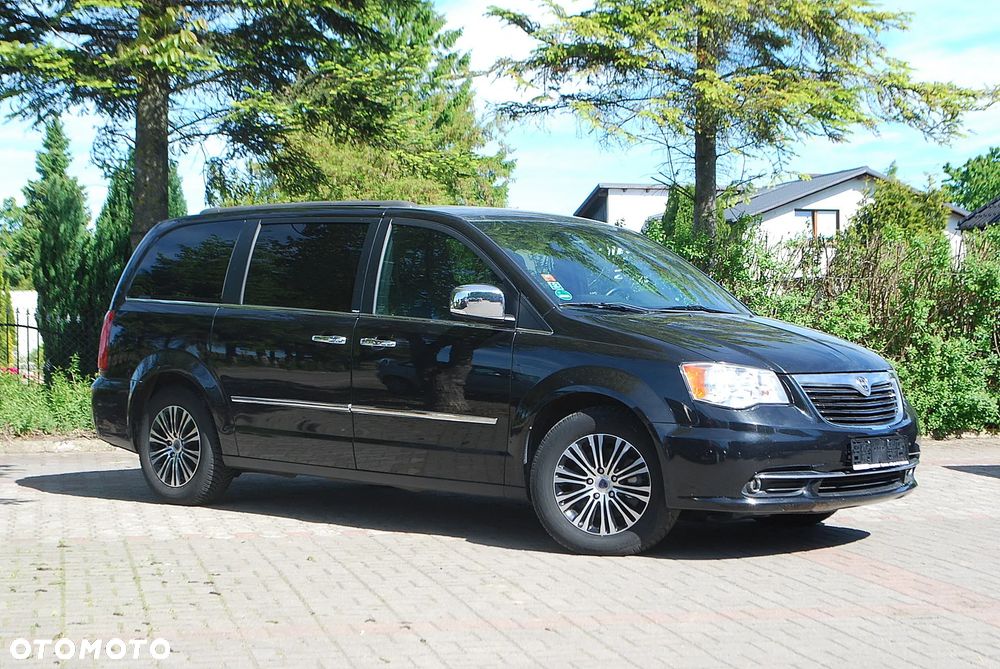 Lancia Voyager 2.8CRD S - 2