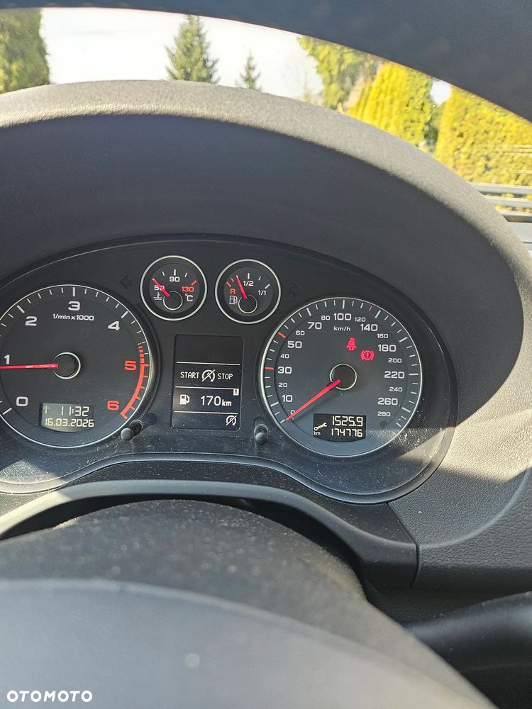 Audi A3 Sportback 1.6 TDI DPF Ambiente - 2