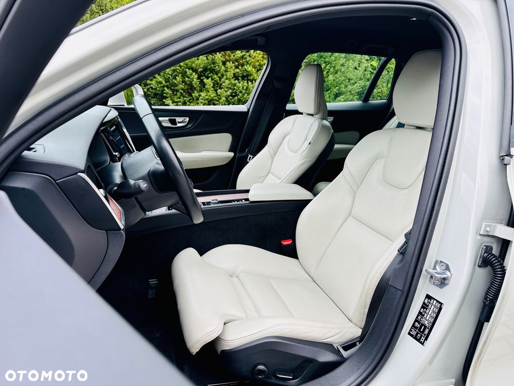 Volvo V60 D3 Summum - 25
