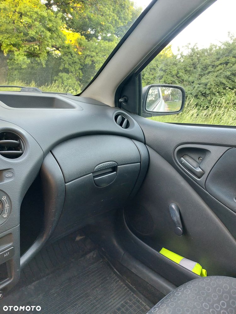 Toyota Yaris 1.0 Terra - 8