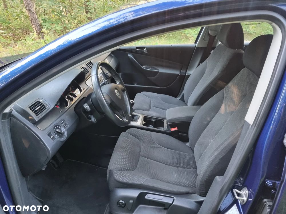 Volkswagen Passat 2.0 TDI Comfortline - 16