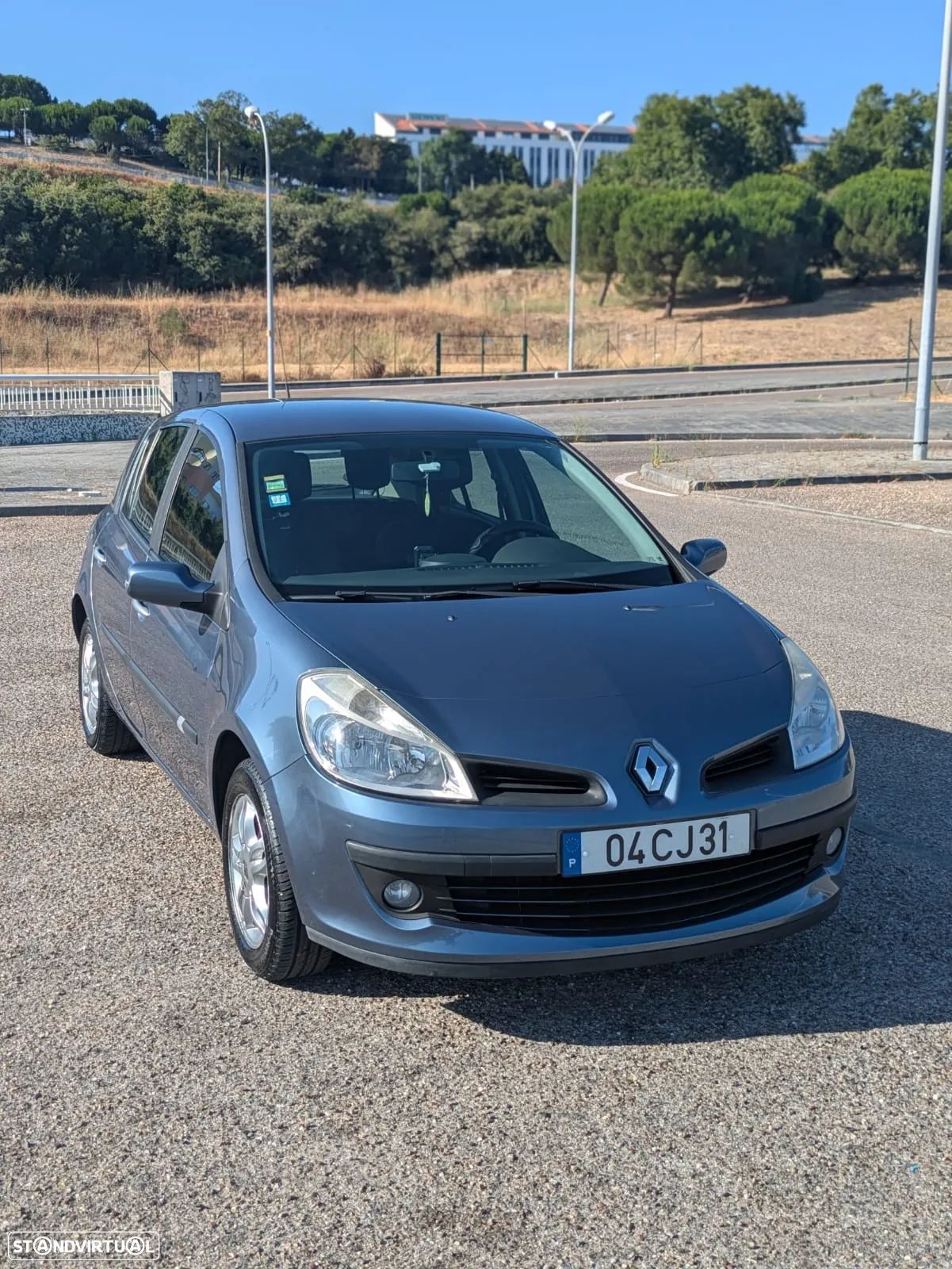 Renault Clio 1.2 16V Confort - 1
